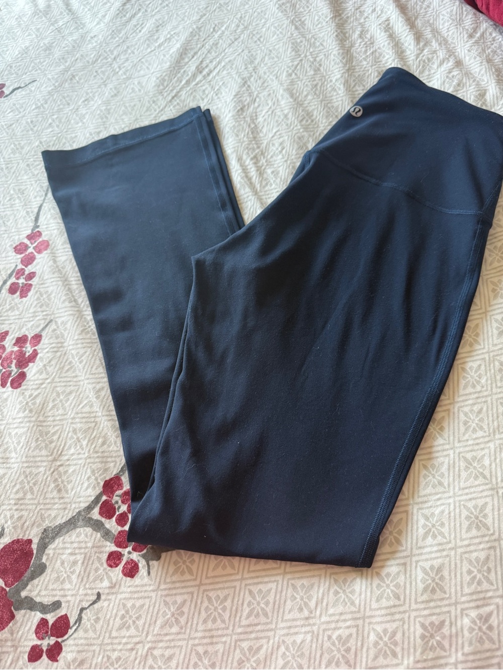 lululemon Align High-Rise Mini-Flare Pant Extra Short - 28 inch inseam —EUC